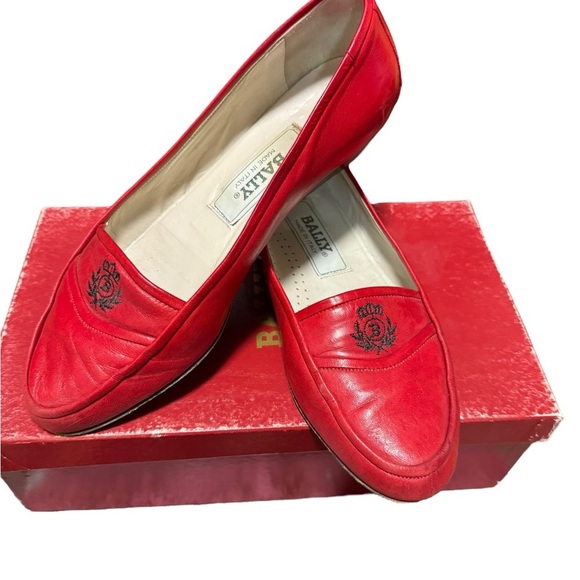 Bally Women's  Red Leather Flat Classic Loafers Size 7 With Box Preppy Logo - Picture 13 of 13